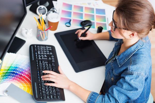 Diseño Gráfico + Illustrator + Photoshop CC + Indesign CC